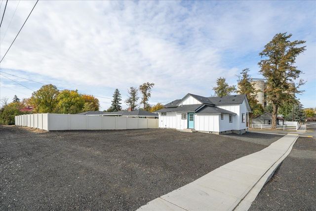 405 W 2nd St, Sprague, WA 99032