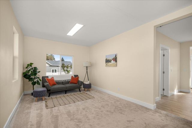 405 W 2nd St, Sprague, WA 99032