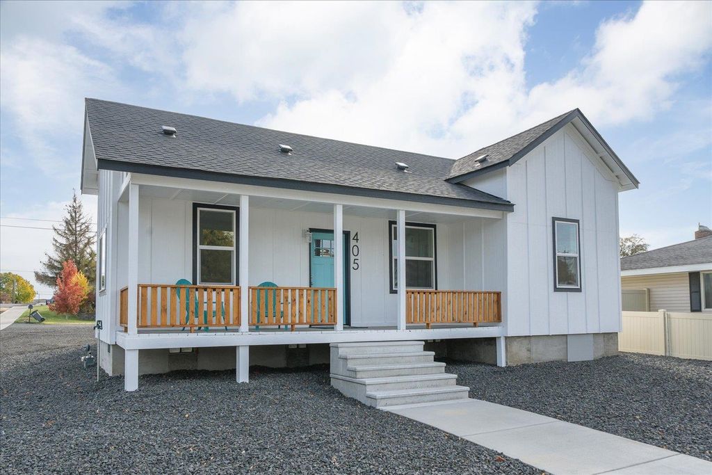 405 W 2nd St, Sprague, WA 99032