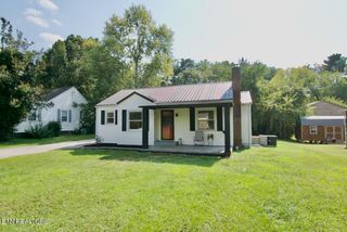 403 S Maple St, Maryville, TN 37803