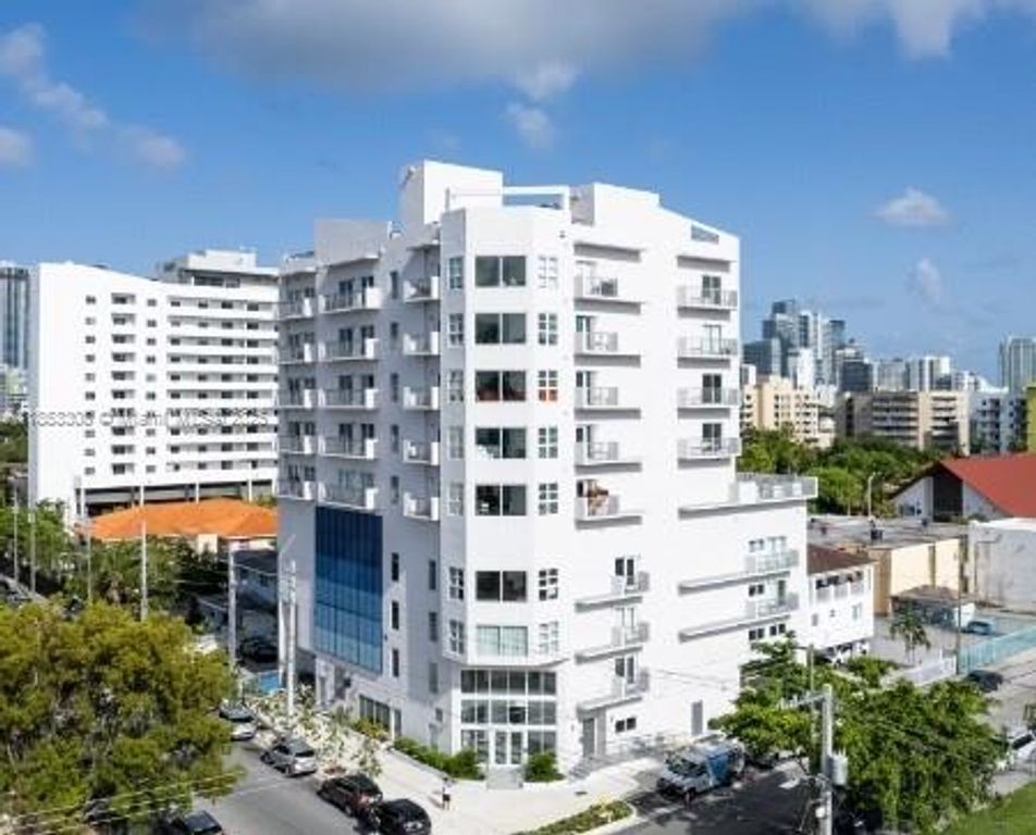 39 NW 7th Ave 406, Miami, FL 33128
