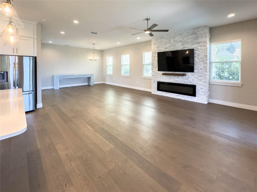 Image 11 of property listing at 16210 RAVENNA COURT, Montverde, FL 34756