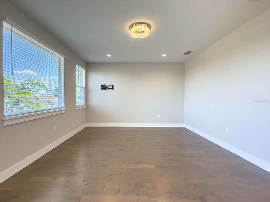 Image 27 of property listing at 16210 RAVENNA COURT, Montverde, FL 34756