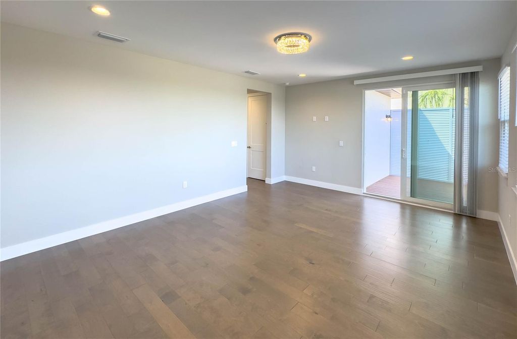 Image 28 of property listing at 16210 RAVENNA COURT, Montverde, FL 34756