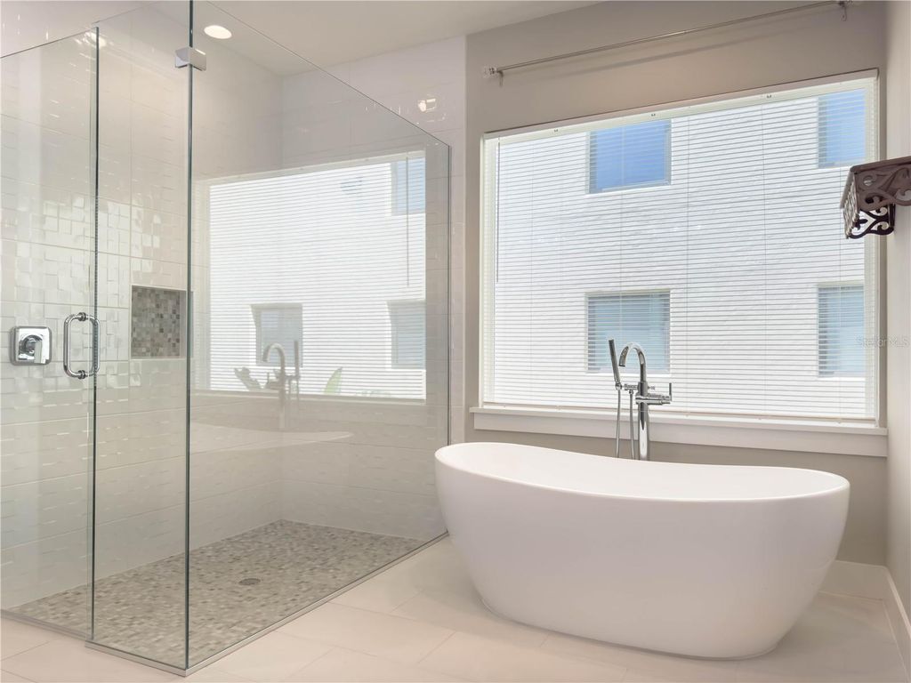 Image 31 of property listing at 16210 RAVENNA COURT, Montverde, FL 34756