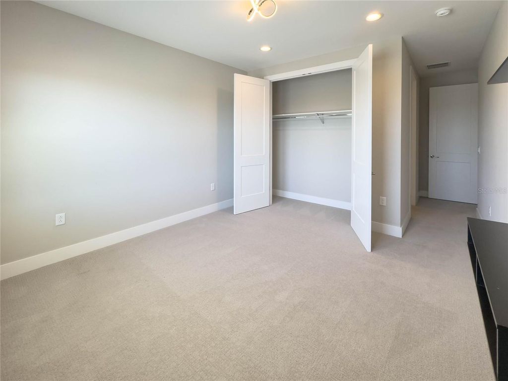 Image 39 of property listing at 16210 RAVENNA COURT, Montverde, FL 34756