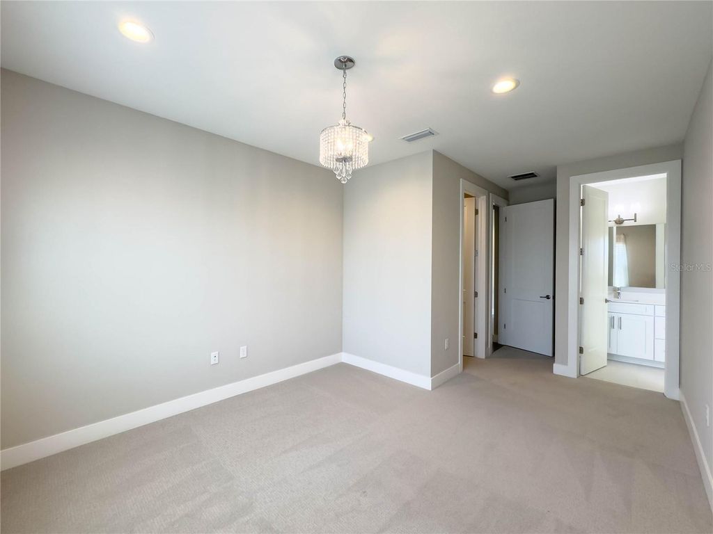 Image 42 of property listing at 16210 RAVENNA COURT, Montverde, FL 34756