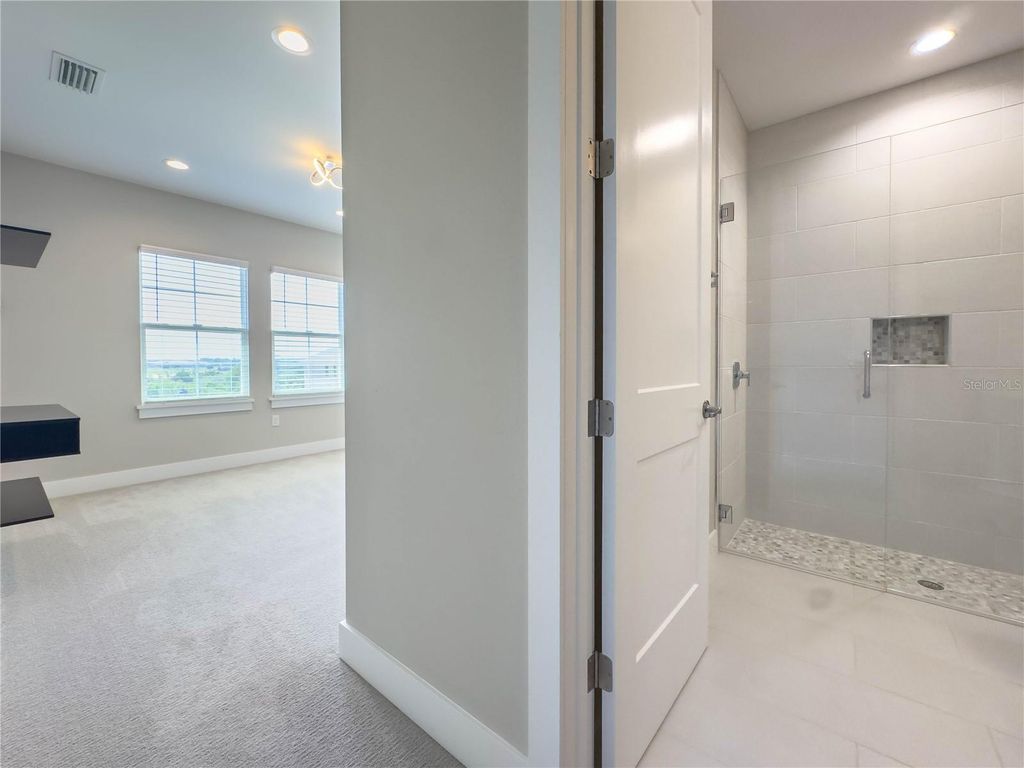 Image 45 of property listing at 16210 RAVENNA COURT, Montverde, FL 34756