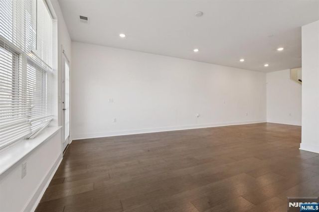 379 Main, Little Falls, NJ 07424