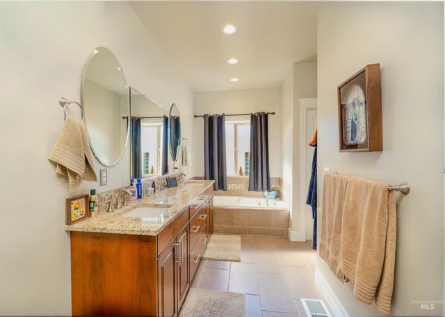 11781 W Cross Slope Way, Nampa, ID 83686
