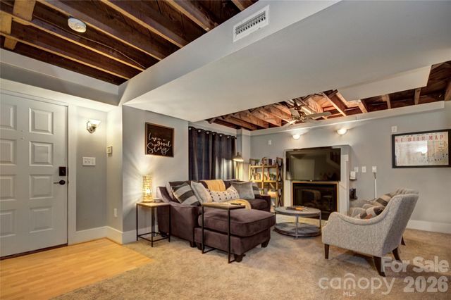 1717 Hamorton Place, Charlotte, NC 28205