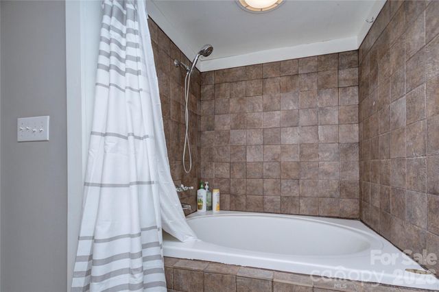1717 Hamorton Place, Charlotte, NC 28205