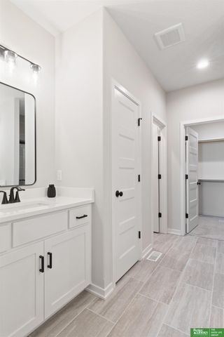 20944 Ellison Avenue, Elkhorn, NE 68022