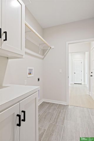 20944 Ellison Avenue, Elkhorn, NE 68022