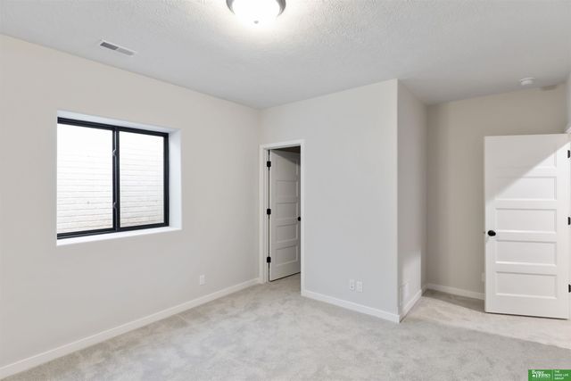 20944 Ellison Avenue, Elkhorn, NE 68022