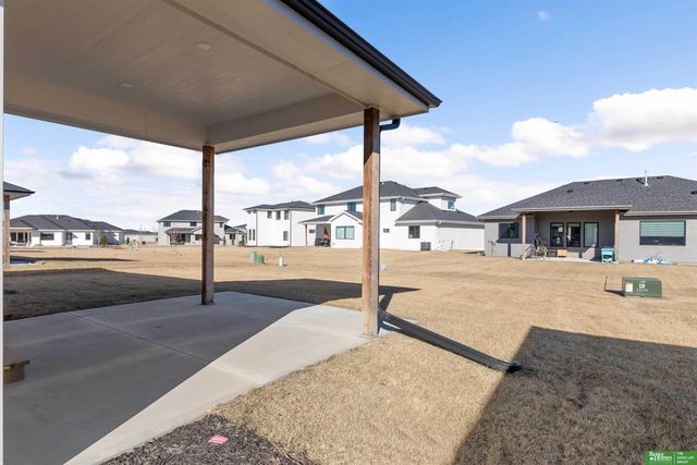 20944 Ellison Avenue, Elkhorn, NE 68022