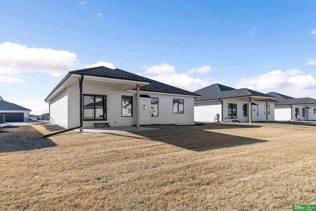 20944 Ellison Avenue, Elkhorn, NE 68022