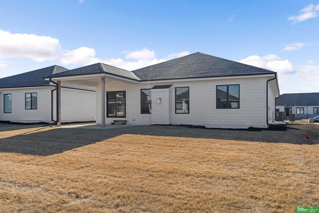 20944 Ellison Avenue, Elkhorn, NE 68022