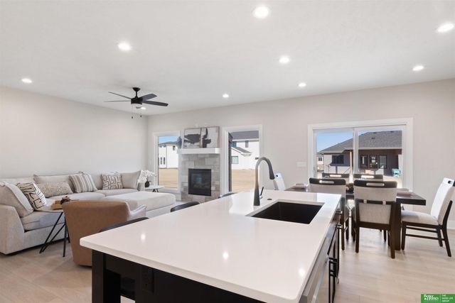 20944 Ellison Avenue, Elkhorn, NE 68022