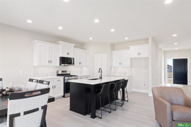 20944 Ellison Avenue, Elkhorn, NE 68022