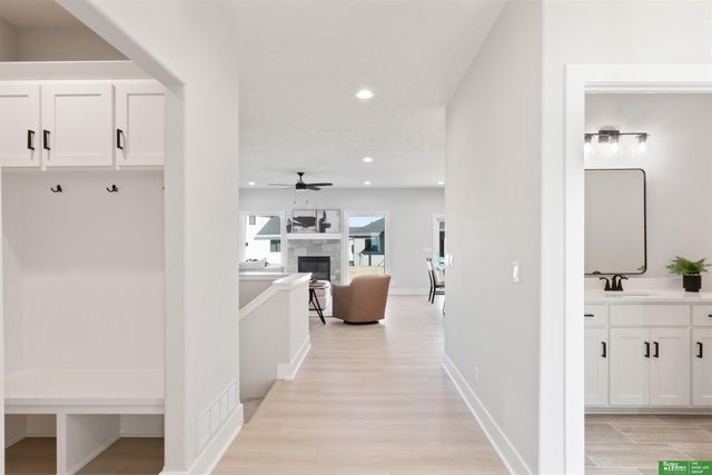 20944 Ellison Avenue, Elkhorn, NE 68022