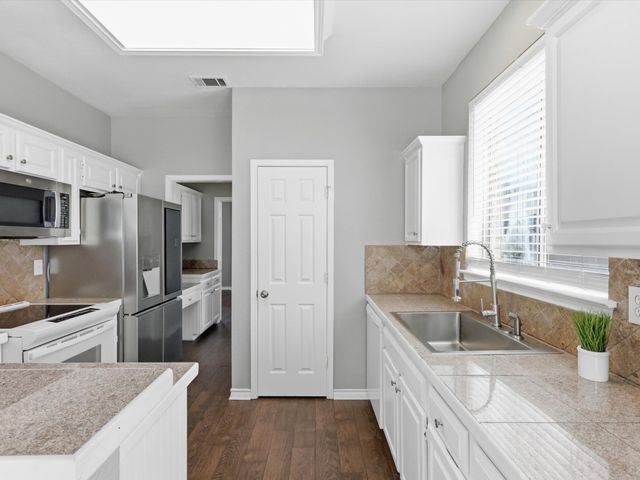 2011 Woven Trail, Lewisville, TX 75067