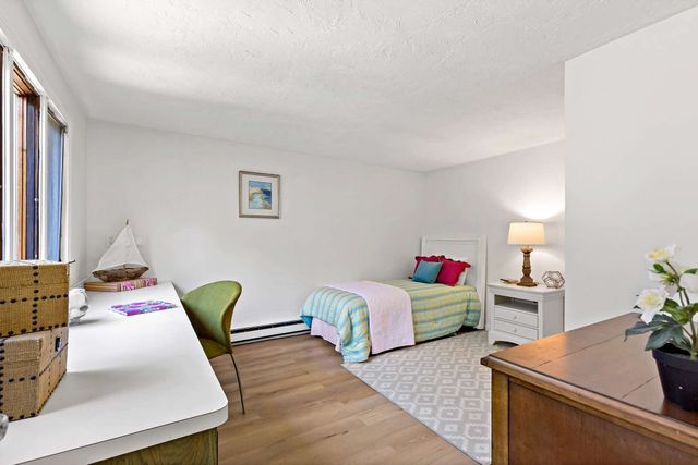 34 Surrey Dr, Plymouth, MA 02360