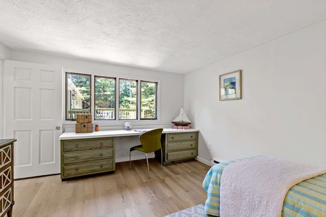 34 Surrey Dr, Plymouth, MA 02360