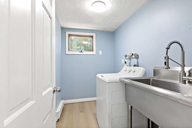 34 Surrey Dr, Plymouth, MA 02360