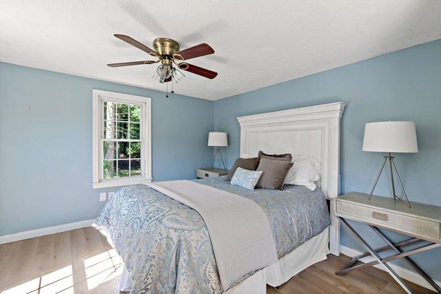 34 Surrey Dr, Plymouth, MA 02360