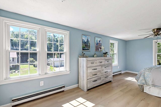 34 Surrey Dr, Plymouth, MA 02360