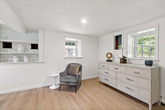 34 Surrey Dr, Plymouth, MA 02360