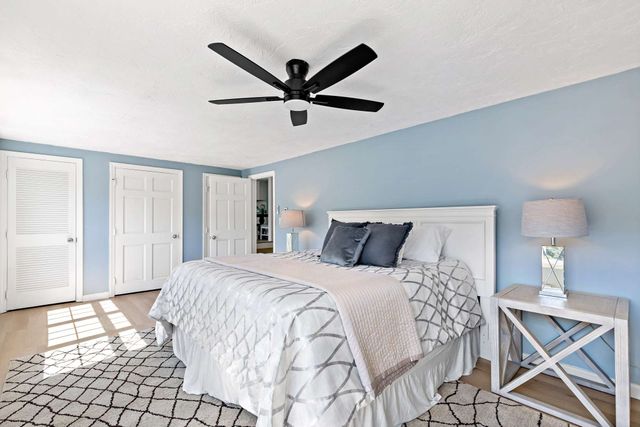 34 Surrey Dr, Plymouth, MA 02360