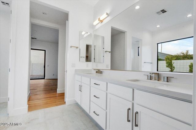 100 W NORTHERN Avenue 4, Phoenix, AZ 85021