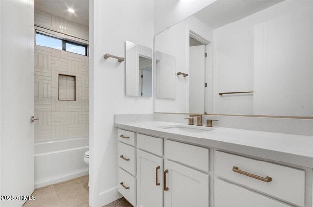 100 W NORTHERN Avenue 4, Phoenix, AZ 85021