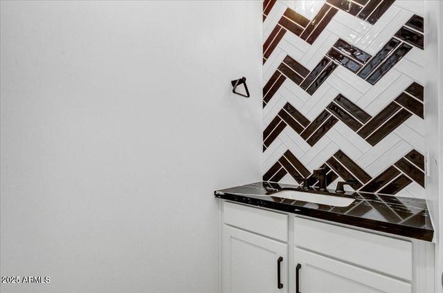 100 W NORTHERN Avenue 4, Phoenix, AZ 85021