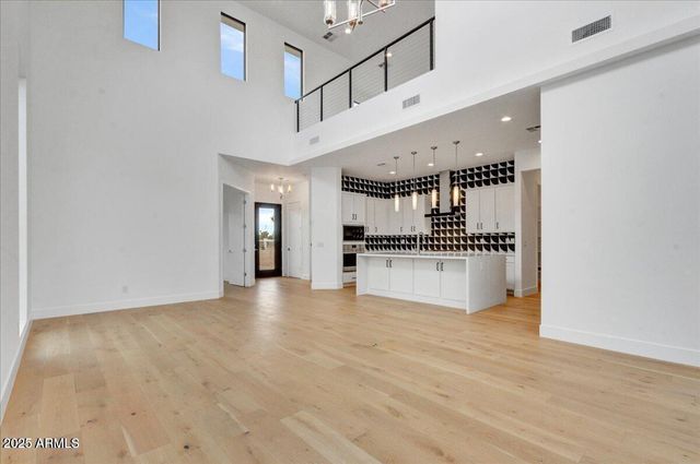 100 W NORTHERN Avenue 4, Phoenix, AZ 85021