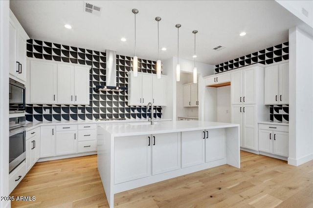 100 W NORTHERN Avenue 4, Phoenix, AZ 85021