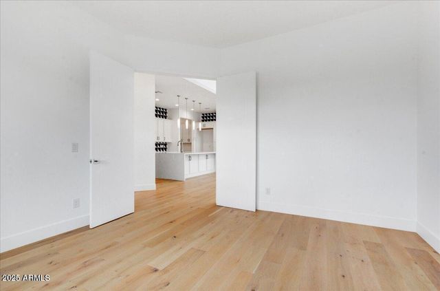 100 W NORTHERN Avenue 4, Phoenix, AZ 85021