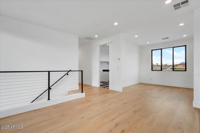 100 W NORTHERN Avenue 4, Phoenix, AZ 85021