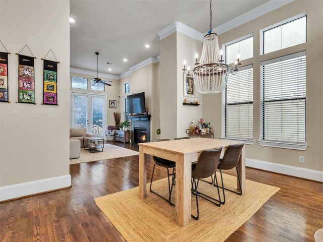 1877 Dart St, Houston, TX 77007