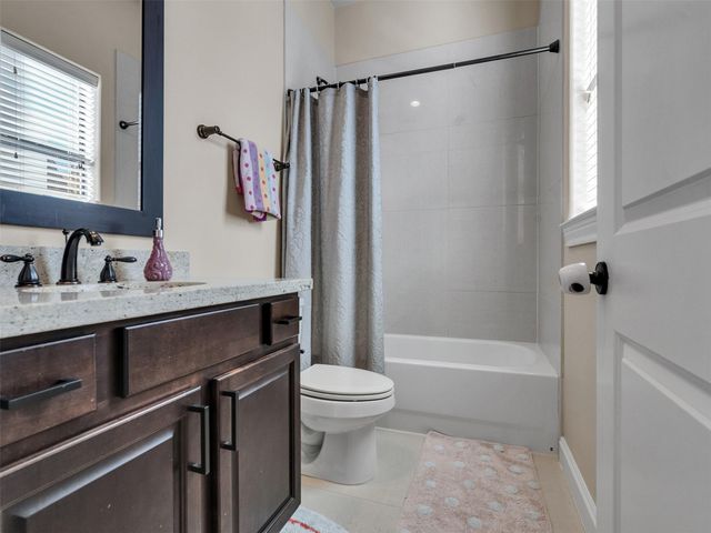 1877 Dart St, Houston, TX 77007