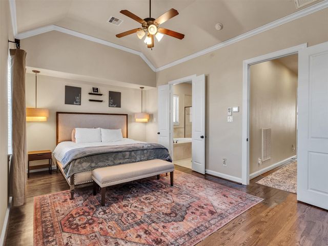 1877 Dart St, Houston, TX 77007