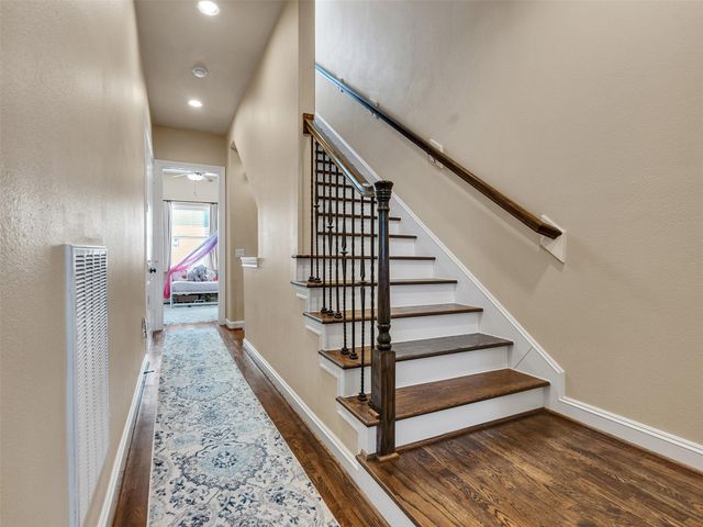 1877 Dart St, Houston, TX 77007