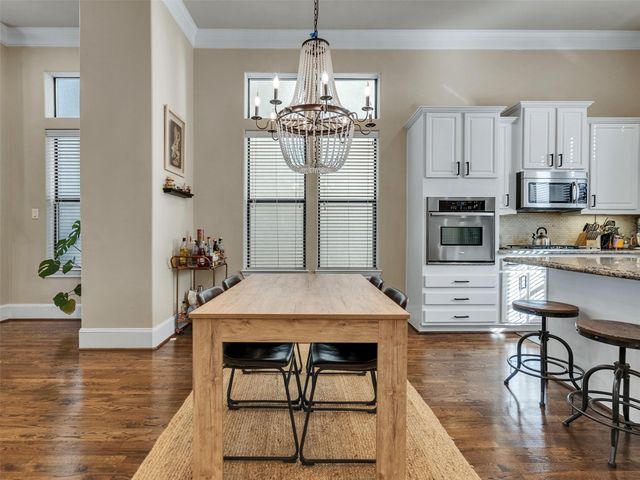1877 Dart St, Houston, TX 77007