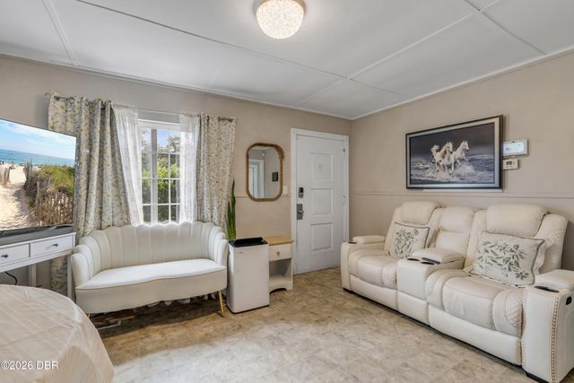 652 N Stone Street, Deland, FL 32720