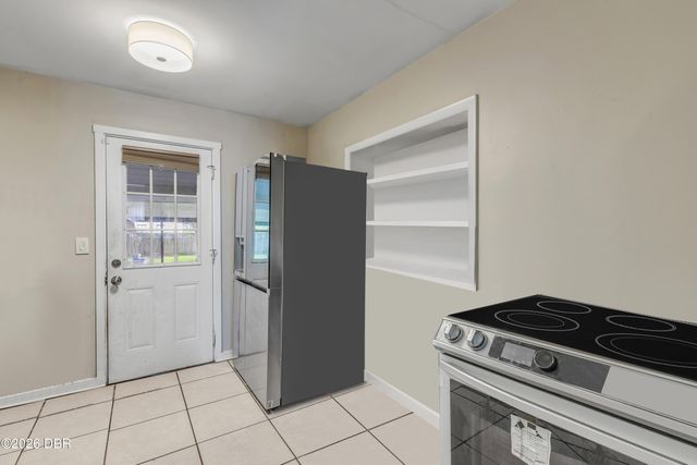 652 N Stone Street, Deland, FL 32720