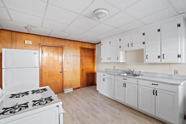 4 Sutherland St 4-1, Lowell, MA 01850