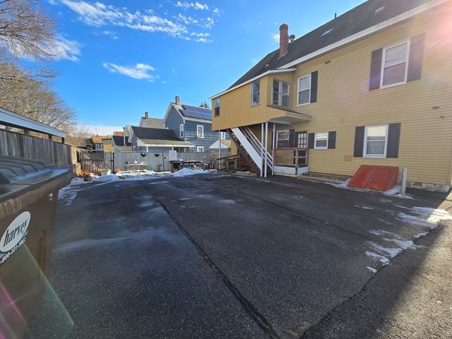 4 Sutherland St 4-1, Lowell, MA 01850