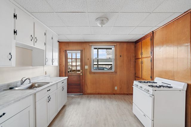 4 Sutherland St 4-1, Lowell, MA 01850